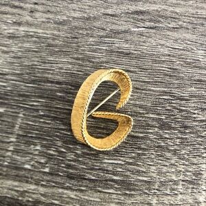 Vtg Letter G Brooch